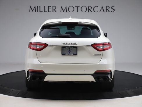 Used 2019 Maserati Levante Trofeo AWD/4WD image 5