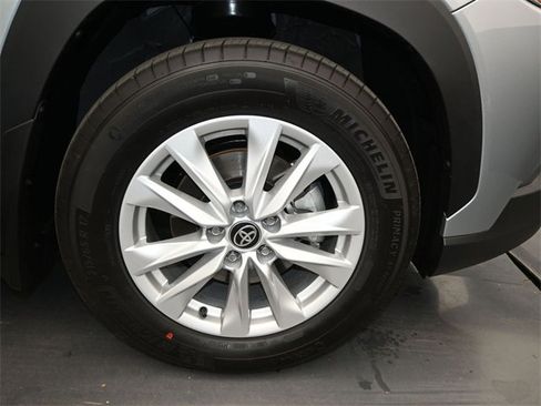 Used 2026 Toyota Corolla Cross LE w/ Moonroof Package image 16