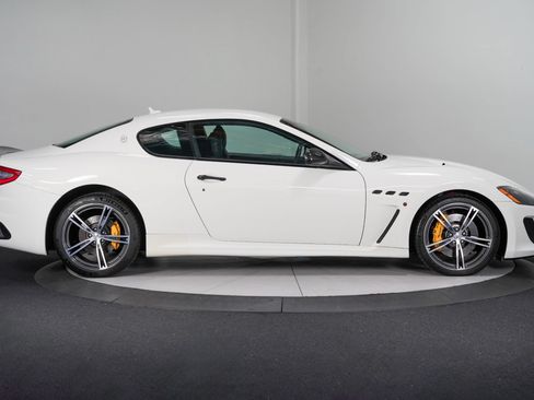 Used 2014 Maserati GranTurismo Coupe RWD image 9