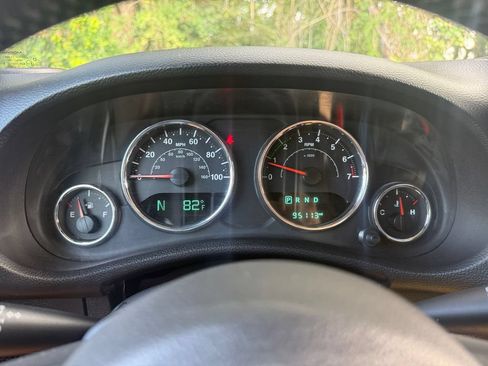 Used 2017 Jeep Wrangler Unlimited Sahara w/ Max Tow Package AWD/4WD image 18