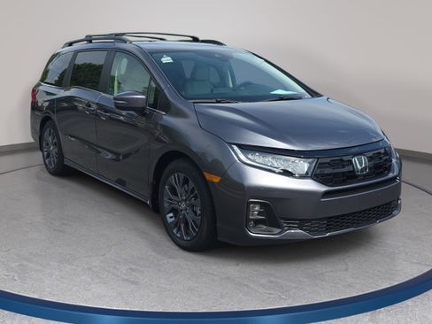 New 2026 Honda Odyssey Touring image 3