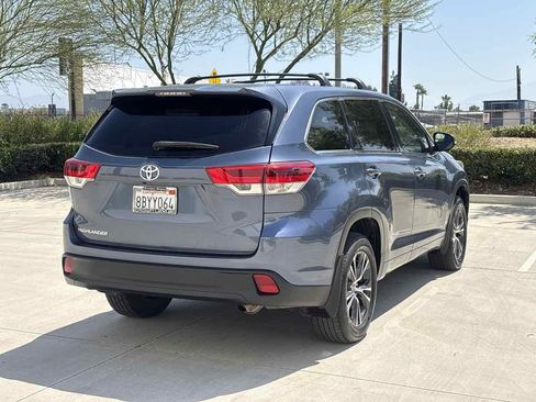 Used 2018 Toyota Highlander LE FWD image 3