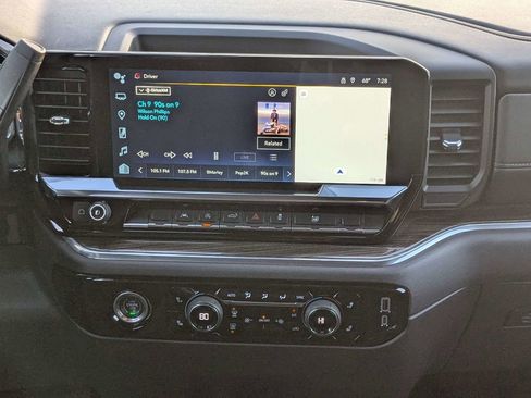 Used 2024 Chevrolet Silverado 1500 LT image 18