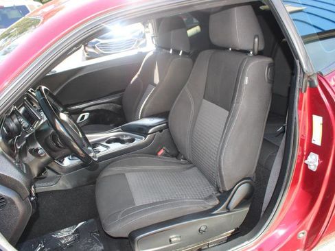 Used 2021 Dodge Challenger SXT w/ Driver Convenience Group image 11