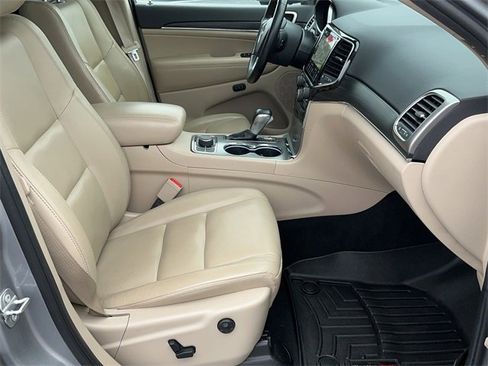 Used 2020 Jeep Grand Cherokee Limited image 20