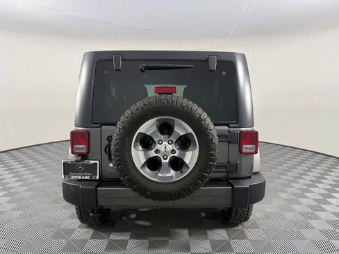 Used 2017 Jeep Wrangler Unlimited Sahara w/ Connectivity Group AWD/4WD image 7