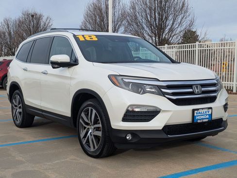 Certified 2018 Honda Pilot Touring image 5