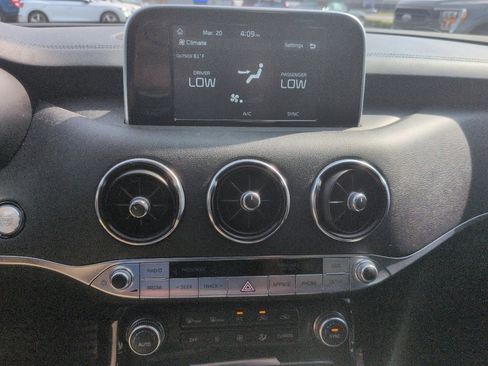 Used 2021 Kia Stinger GT image 9