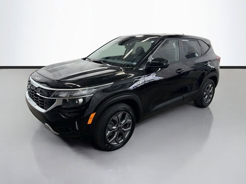 Used 2025 Kia Seltos LX AWD/4WD image 6