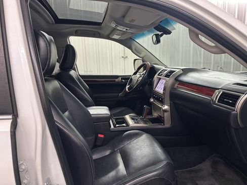 Used 2013 Lexus GX 460 image 40