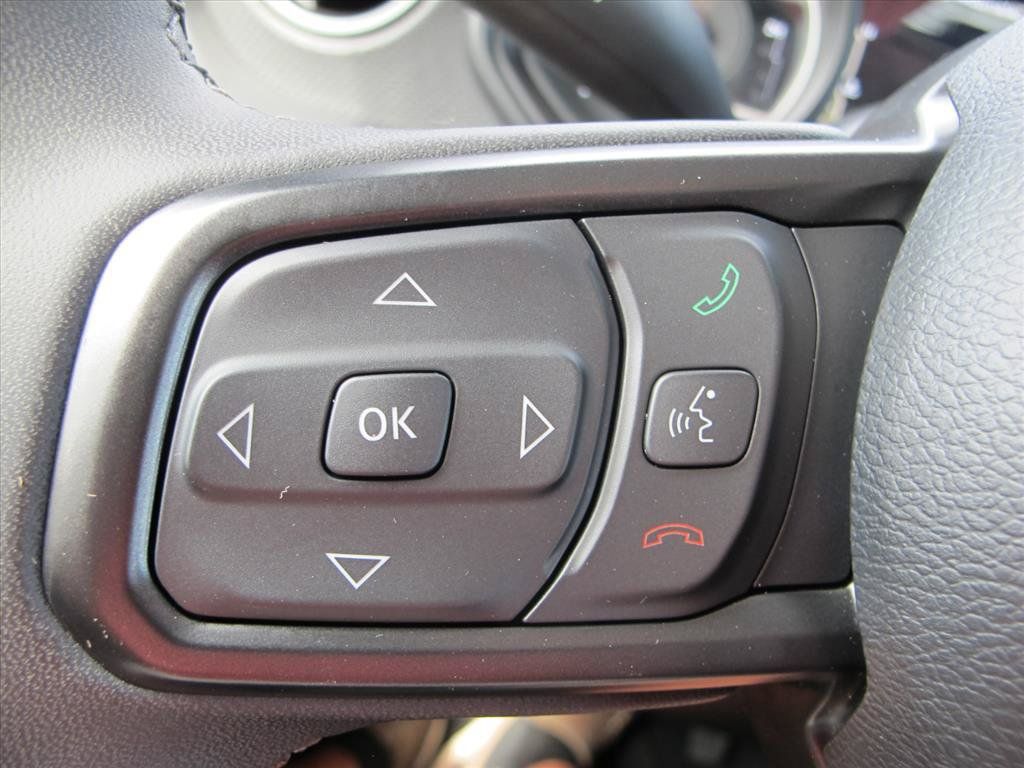 Used 2026 Jeep Wrangler Unlimited Rubicon AWD/4WD image 13