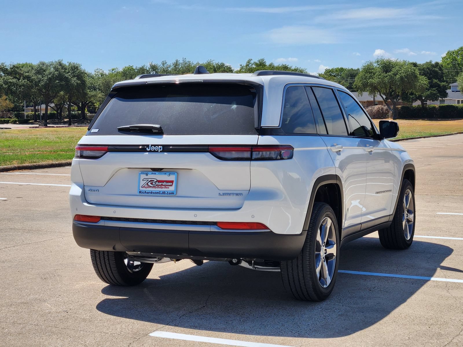 New 2026 Jeep Grand Cherokee Limited AWD/4WD image 6