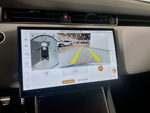 Used 2026 Land Rover Range Rover Evoque Dynamic SE image 17