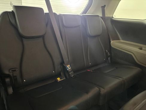 Used 2026 Kia Carnival FWD image 27