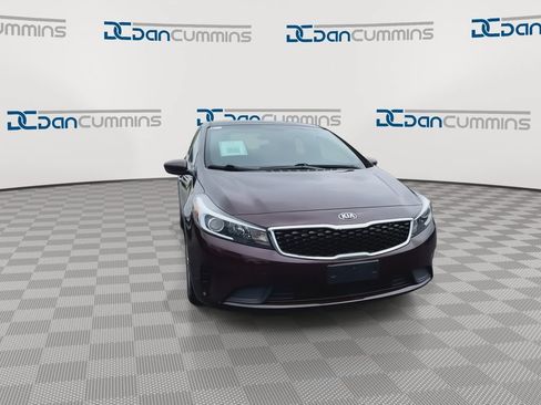 Used 2018 Kia Forte LX w/ LX Rear Camera Package FWD image 3