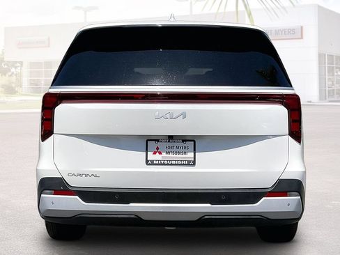 Used 2026 Kia Carnival FWD image 18