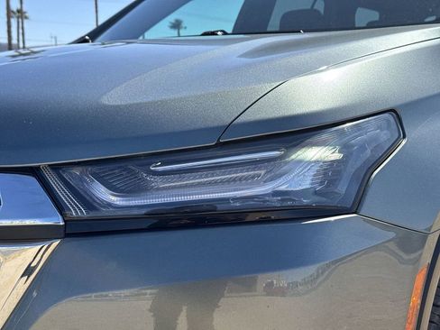Certified 2023 Chevrolet Traverse LT FWD image 40