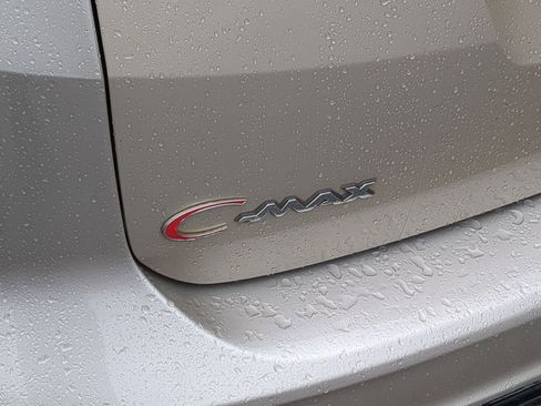 Used 2017 Ford C-MAX SE image 16