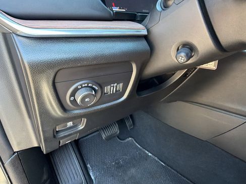 Used 2025 Jeep Grand Cherokee L Summit w/ Rear Seat Video Group I AWD/4WD image 28