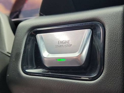 Used 2025 GMC Yukon XL Denali AWD/4WD image 31