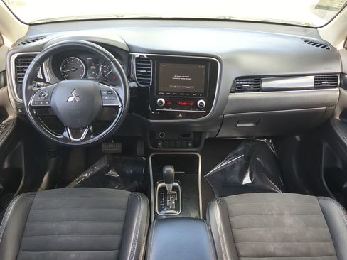 Used 2020 Mitsubishi Outlander ES image 15