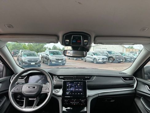 Used 2023 Jeep Grand Cherokee L Laredo w/ Luxury Tech Group I AWD/4WD image 27