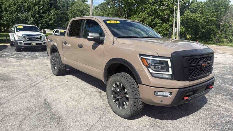 Used 2021 Nissan Titan PRO-4X w/ Pro-4x Convenience Package AWD/4WD image 3