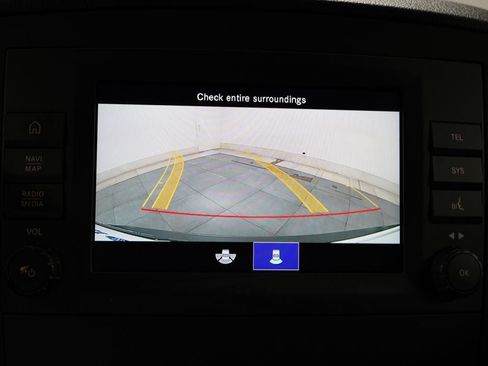 Used 2023 Mercedes-Benz Metris image 13