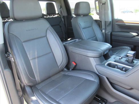 Used 2024 GMC Sierra 1500 Denali w/ Denali Reserve Package AWD/4WD image 9