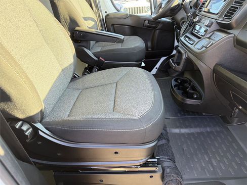 Used 2023 RAM ProMaster 2500 image 11