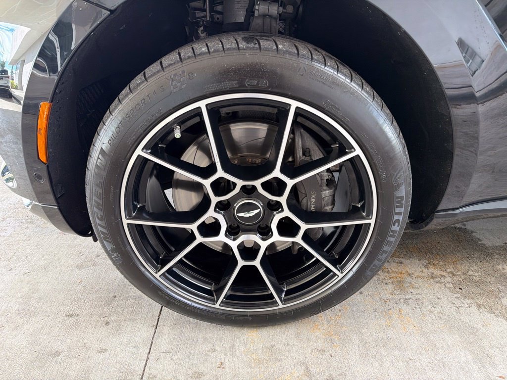 Used 2021 Aston Martin DBX AWD/4WD image 19