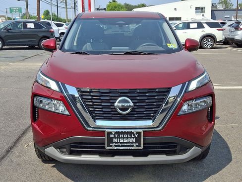 Used 2021 Nissan Rogue SV AWD/4WD image 2