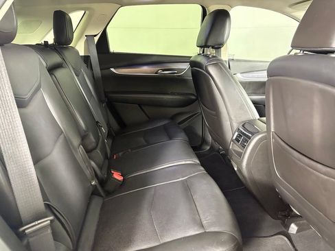 Used 2019 Cadillac XT5 Premium Luxury FWD image 17