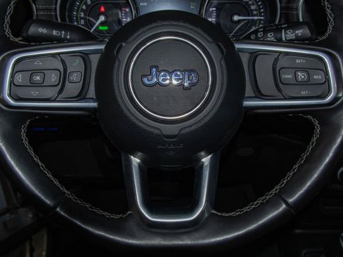 Used 2022 Jeep Wrangler Unlimited Sahara w/ Cold Weather Group AWD/4WD image 12