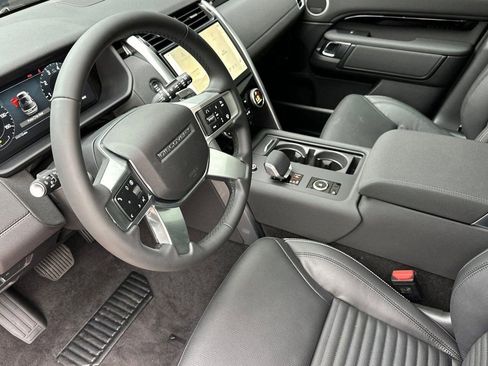 New 2026 Land Rover Discovery S AWD/4WD image 4