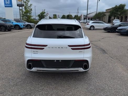 Used 2024 Genesis GV70 2.5T w/ Advanced Package AWD/4WD image 18