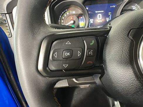 Used 2024 Jeep Wrangler Unlimited w/ Convenience Group AWD/4WD image 14