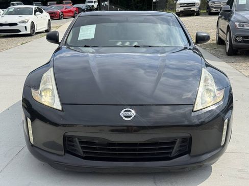 Used 2016 Nissan 370Z Coupe RWD image 2
