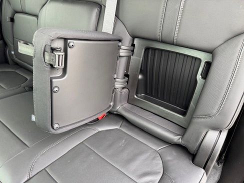 Used 2022 Chevrolet Silverado 1500 High Country w/ Technology Package image 19