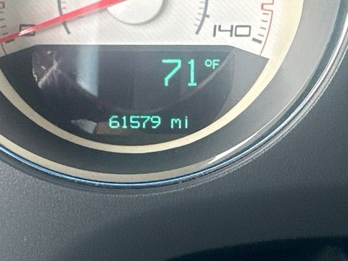 Used 2013 Dodge Challenger SXT image 9