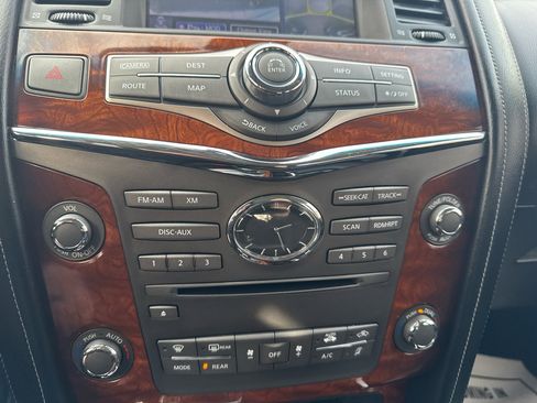 Used 2015 INFINITI QX80 4WD w/ Deluxe Technology Package image 23