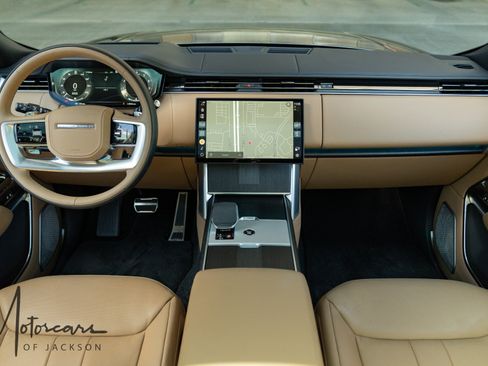 Used 2025 Land Rover Range Rover Autobiography AWD/4WD image 10