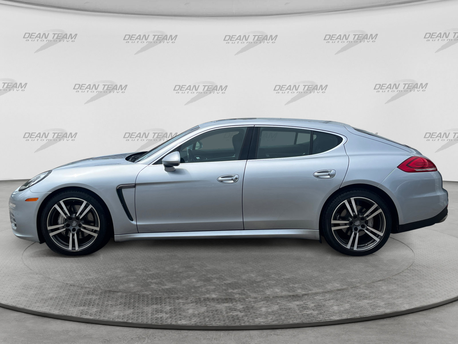 Used 2014 Porsche Panamera image 4