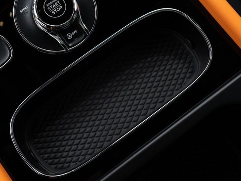 Certified 2025 Bentley Bentayga image 34