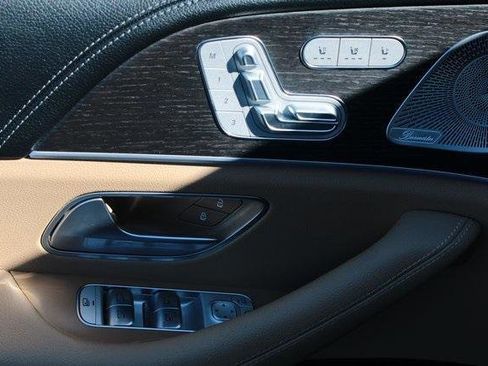 Used 2024 Mercedes-Benz GLS 580 4MATIC image 13