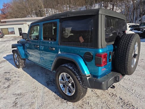 Used 2019 Jeep Wrangler Unlimited Sahara w/ Safety Group image 5