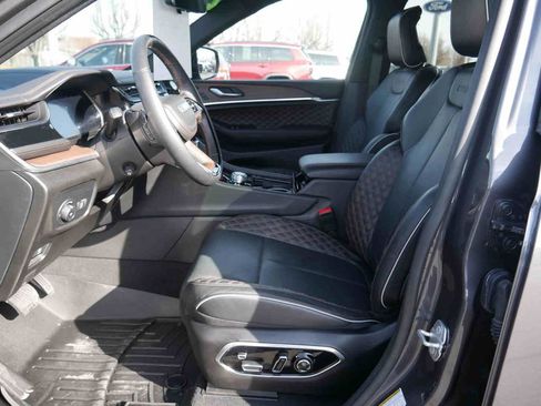 Used 2025 Jeep Grand Cherokee L Summit w/ Advanced Protech Group IV image 28