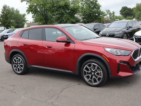 Used 2026 BMW X2 xDrive28i AWD/4WD image 3