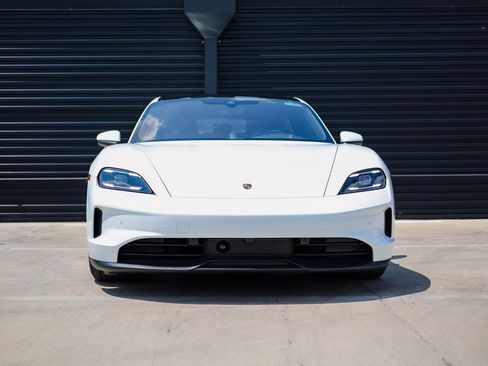 New 2026 Porsche Taycan image 10