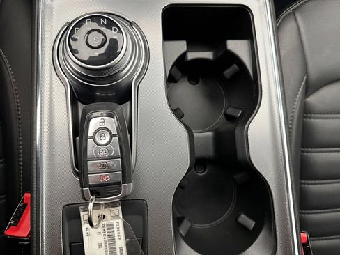 Used 2022 Ford Edge SEL w/ Convenience Package image 23